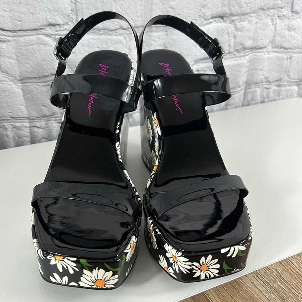 Betsey Johnson Black Patent Daisy Print Wedge Sandals - Picture 4 of 9